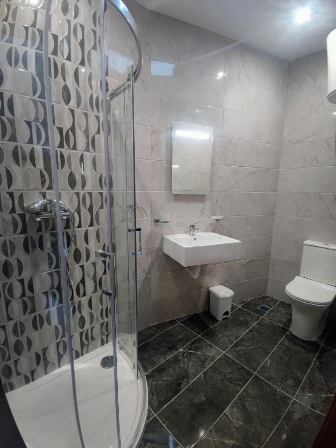 Deggies Apartments - Spacious, Modern Apartment! Нашшар Экстерьер фото