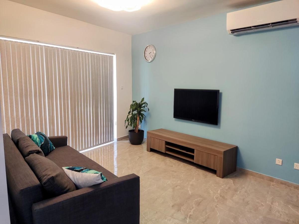 Deggies Apartments - Spacious, Modern Apartment! Нашшар Экстерьер фото