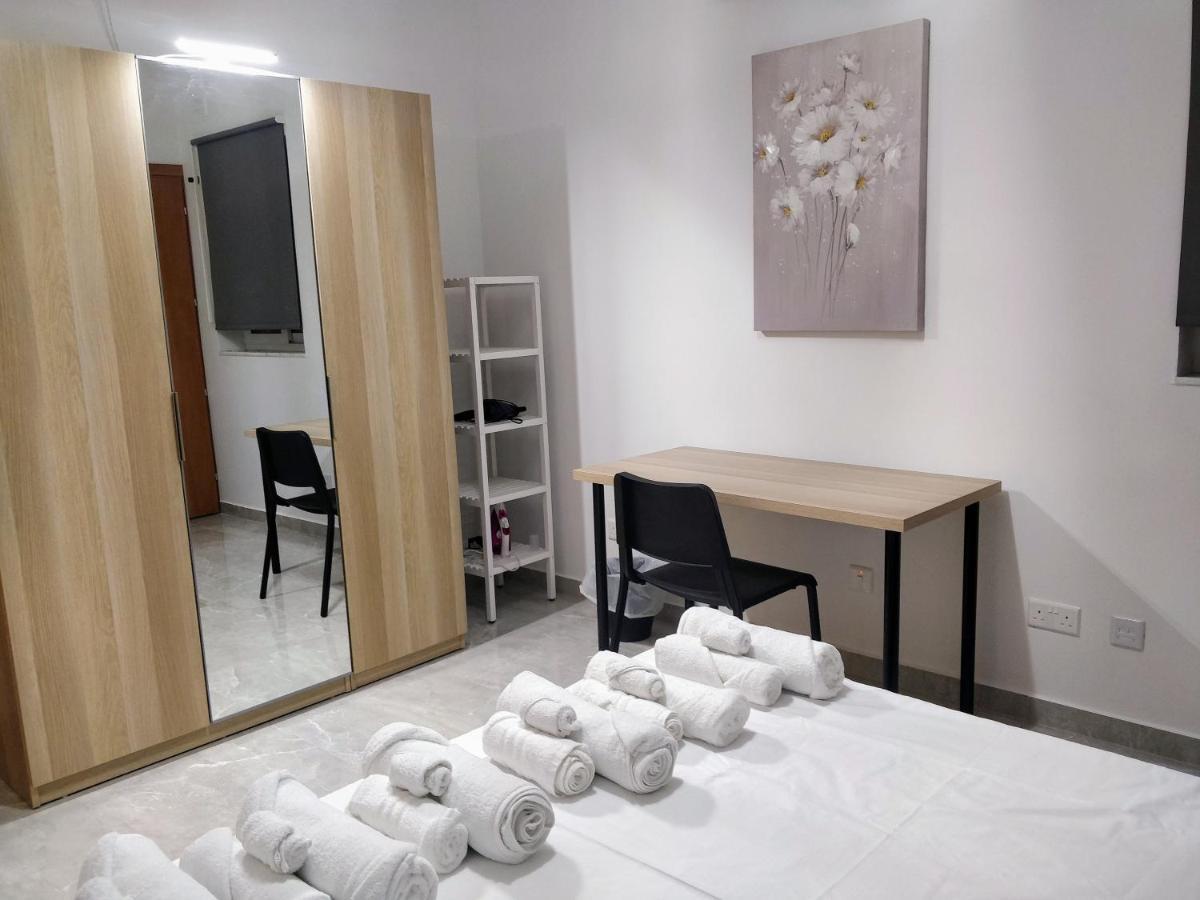 Deggies Apartments - Spacious, Modern Apartment! Нашшар Экстерьер фото