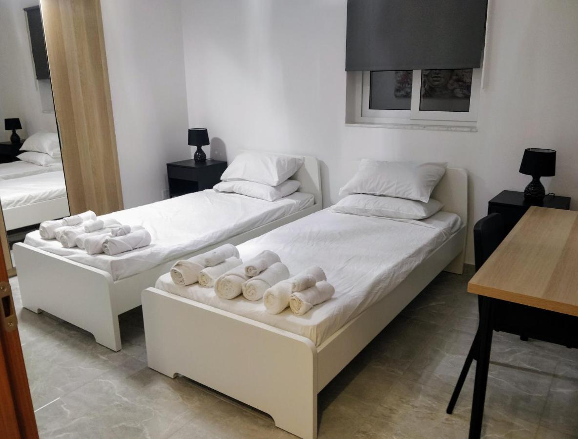 Deggies Apartments - Spacious, Modern Apartment! Нашшар Экстерьер фото